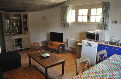 Seynes Cottage | Spacious gîte with pool and all comforts, at the foot of Mont Bouquet, near Uzes