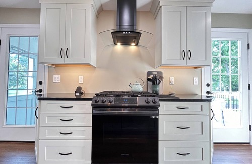 Schenectady House | Spacious Glenville Ranch Chef's Kitchen Near Everything Deck Fire Pit