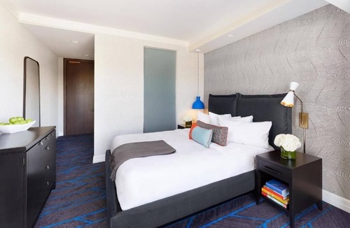 Music Row Hotel | Spacious Good-Value Accommodation! Near Gibson Guitar Factory, Pets are Allowed