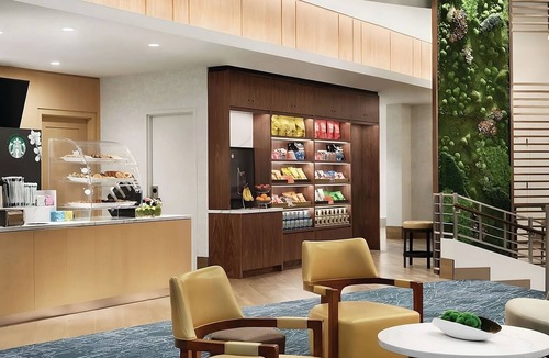 Streeterville Apartment | Spacious Good-Value Accommodation! Parking, Outdoor Pool, Near Field Museum