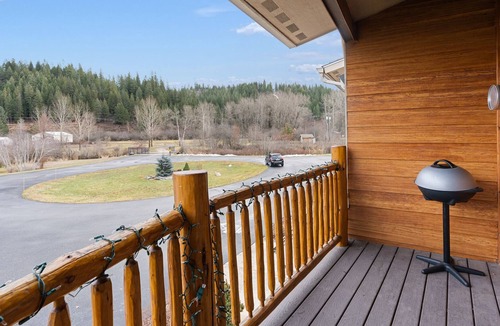 Pinehurst Condo | Spacious Gorgeous Chalet for Families. Private Garage & Minutes to Silver Mt.