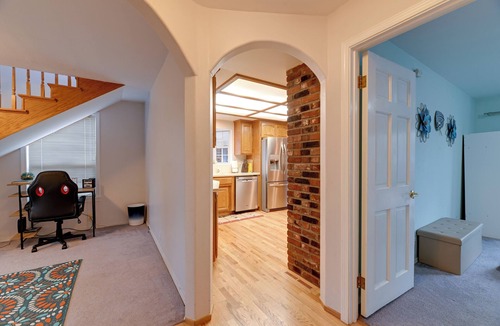 Grants Pass Cottage | Spacious Grants Pass Home w/Hot Tub & Views!