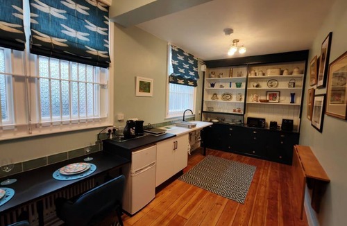 Loddon Apartment | Spacious ground floor apartment in a Norfolk (England) mansion.