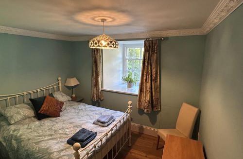 Beaumaris Apartment | Spacious ground floor apartment near Beaumaris