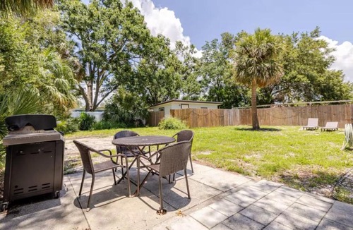 Sun Bay South House | Spacious Group Getaway mins to Busch Gardens