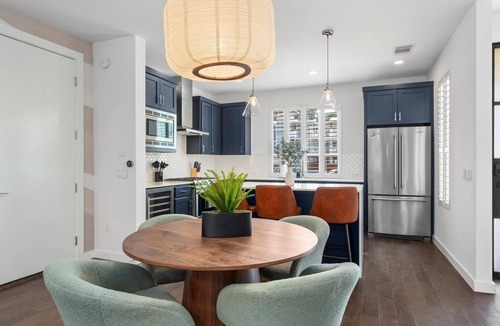 East Cesar Chavez House | Spacious Group Home Near Rainey w/Pool, Hot Tub