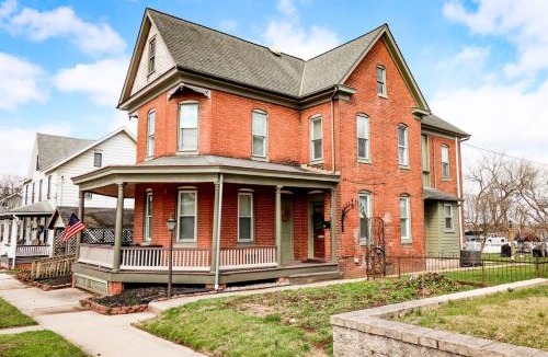 New Oxford House | Spacious Group Stay Near Gettysburg Room for All & Easy Day Trips Nearby