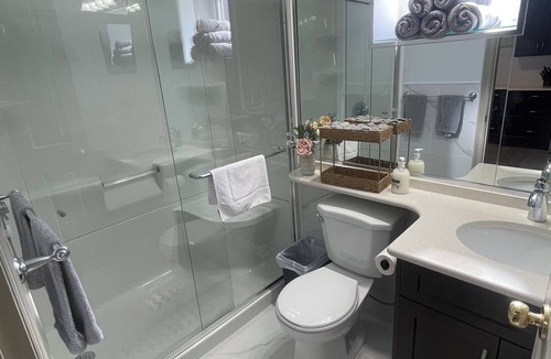 Coquitlam House | Spacious Guest Suite in Coquitlam