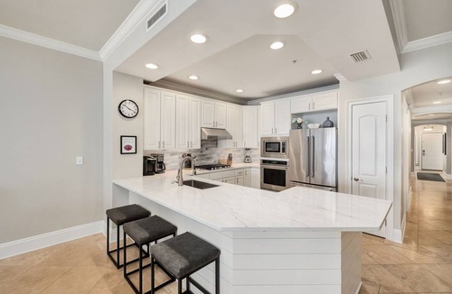 Crystal Beach Condo | Spacious Gulf-Front Condo in Destin with Beach Service and Pool Access