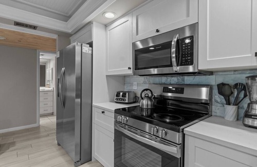 Sanibel Condo | Spacious Gulf-View Getaway at Shorewood – Steps to the Beach & Full Amenities