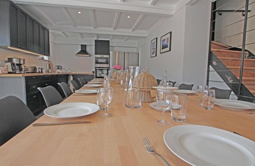 Bricqueville-sur-Mer Cottage | Spacious house with heated pool and garden, near beaches
