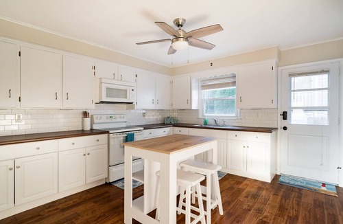 Point Pleasant Beach House | Spacious Home Ready for your memories(2 blocks to beach, downtown and train)