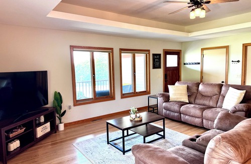 Hillsboro Condo | Spacious Hillsboro Condo