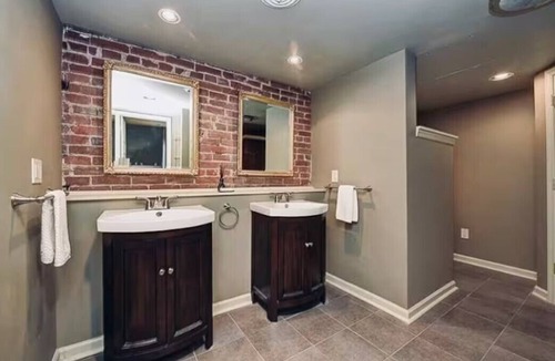 Manchester House | Spacious, Historic 6-bedroom Home next to Steelers/Pirates Stadiums