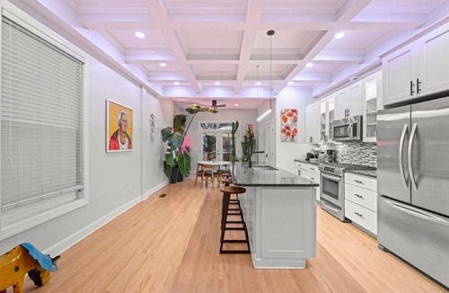 Bloomingdale House | Spacious Historic Rowhouse w. Hot Tub