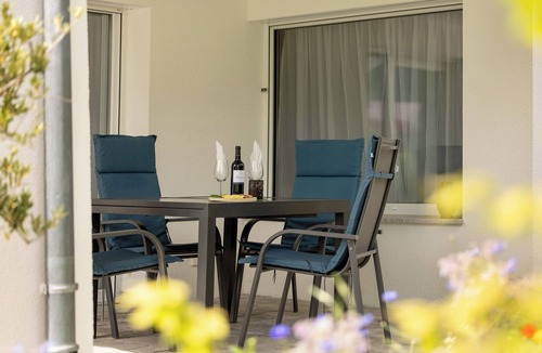 Moessingen Apartment | Spacious Holiday Apartment Maja