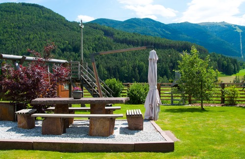Perca Apartment | Spacious holiday apartments in the heart of the Puster Valley at the foot of Plan de Corones.