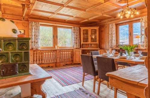 Kitzbuehel Apartment | Spacious holiday flat, 2.2 km to the ski lift