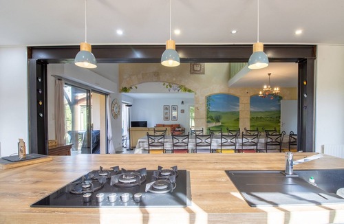 Cherveix-Cubas Villa | Spacious holiday home with indoor pool, jacuzzi and sauna in Cherveix-Cubas