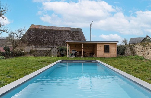 Doische House | Spacious holiday home in Doische with private pool
