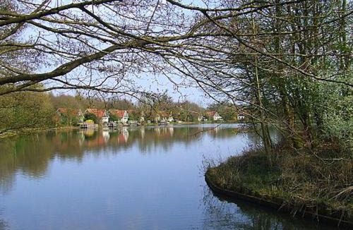 Westerbork House | Spacious holiday home with WiFi, 20 km from Assen