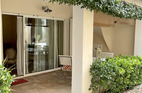 Velleron Apartment | Spacious holiday rental in the heart of Provence
