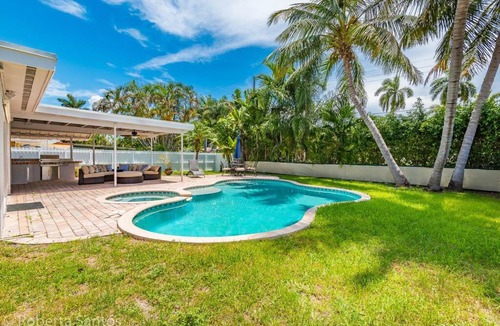 Hollywood Lakes Villa | Spacious Hollywood 3BR with pool near beach