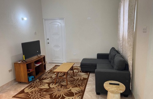 Work Hall House | Spacious home 5 minutes form Crane Beach and Resort