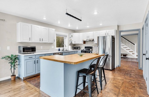 Biddeford House | Spacious Home Close to Beaches! 3BR, Dog & Family Friendly, 30 Mins to Portland