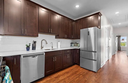 Jersey City Condo | Spacious Home close to MetLife Stadium, American Dream Mall & NYC