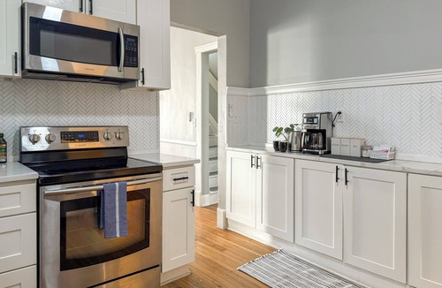 Olde Towne East House | Spacious Home Downtown - Children's Hospital, Pets