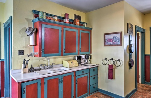 Backus House | Spacious Home Easy Walk to Pine Mtn Lake!