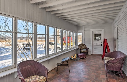 Backus House | Spacious Home Easy Walk to Pine Mtn Lake!