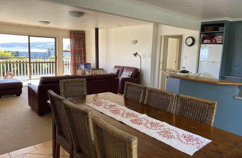 Hilltop House | Spacious home, great lake and mountain views, with own rustic thermal hot tub