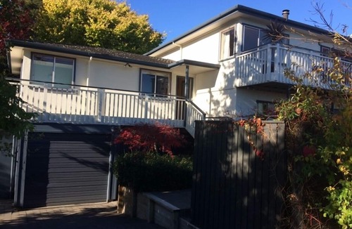 Hilltop House | Spacious home, great lake and mountain views, with own rustic thermal hot tub