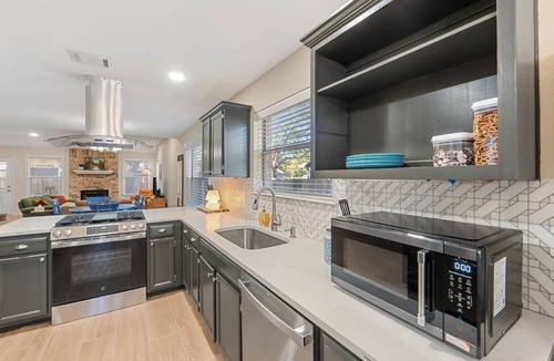 North Buttercup Creek House | Spacious Home + Hot tub + Fire Pit + Play Loft