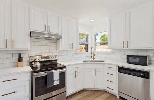 Crowley House | Spacious Home in Crowley with above ground POOL!