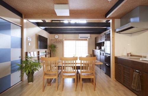 Nakagyo Ward House | Spacious Home in front of Nijojo | Garden | 3 Bedrooms | Family & Group Friendly