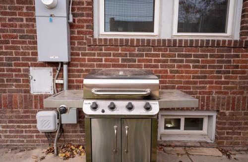 Skyland House | Spacious Home in North Denver near City Park & Zoo