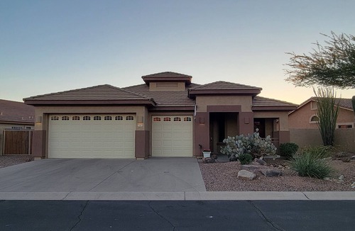 Las Sendas House | Spacious home in the Mesa foothills close to hiking, lakes and the Salt River!