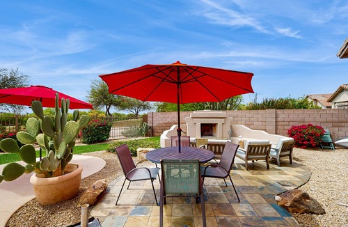 Desert Ridge House | Spacious home on the golf course with private pool, BBQ grill, remote workspaces