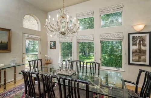 Hailey House | Spacious Home on The River