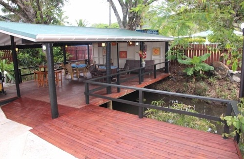 Muri House | Spacious home perfect for large groups. I min walk to Muri lagoon & beach