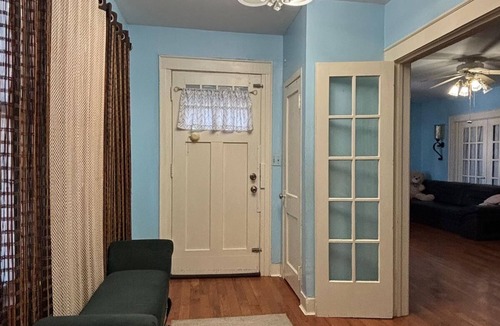 Bellmore Apartment | Spacious Home Prime Location Near Train, JFK, Dining, Shop, Parking & Essentials