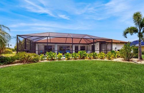 Pinehurst House | Spacious home private pool large kitchen