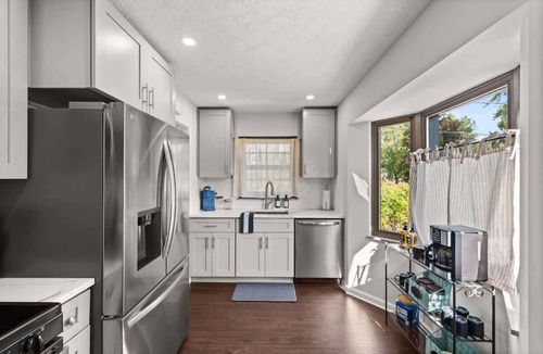 Parma Heights House | Spacious Home- Secluded Deck-Private Yard-Home Gym