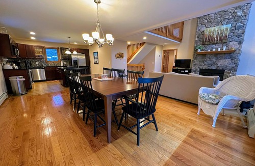 Carroll House | Spacious home, ski views, pool table, foosball, privacy, steps to Mt Wash Hotel and dog friendly!