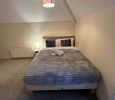 Solihull House | Spacious Home - Solihull Town Centre- Near NEC-BHX
