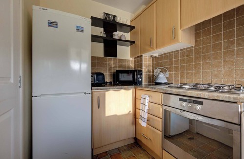 Peterborough House | Spacious Home w Garden & Parking - Hampton Hargate