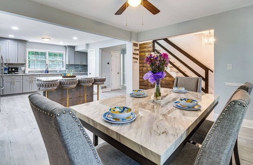 Church Street House | Spacious Home w/Hot Tub, 14 Mi to Downtown ATL!